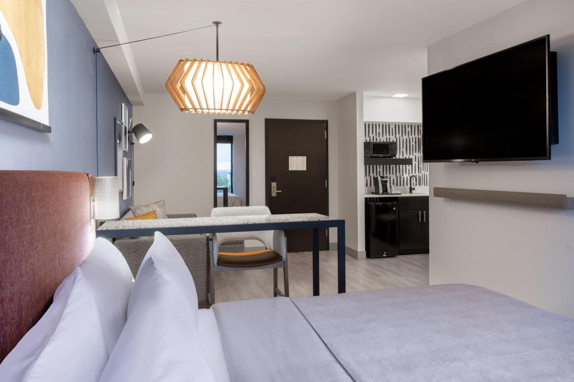 Atwell Suites Austin Airport By Ihg Экстерьер фото