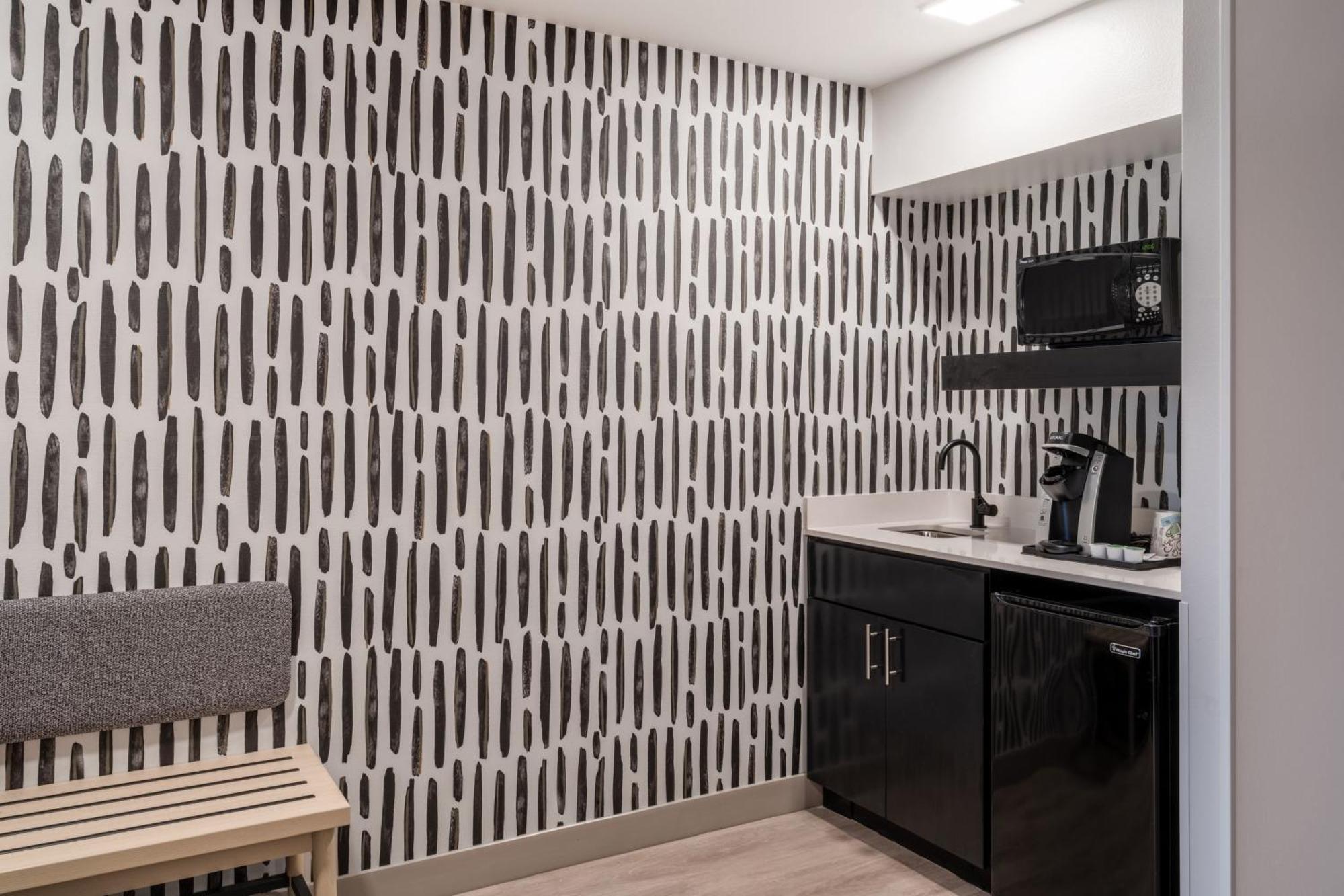 Atwell Suites Austin Airport By Ihg Экстерьер фото