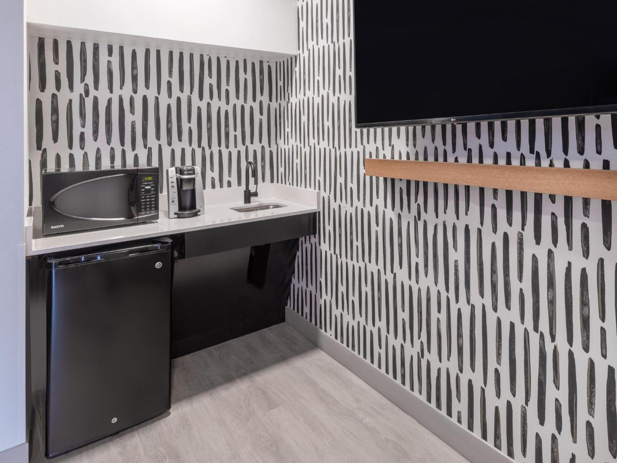 Atwell Suites Austin Airport By Ihg Экстерьер фото